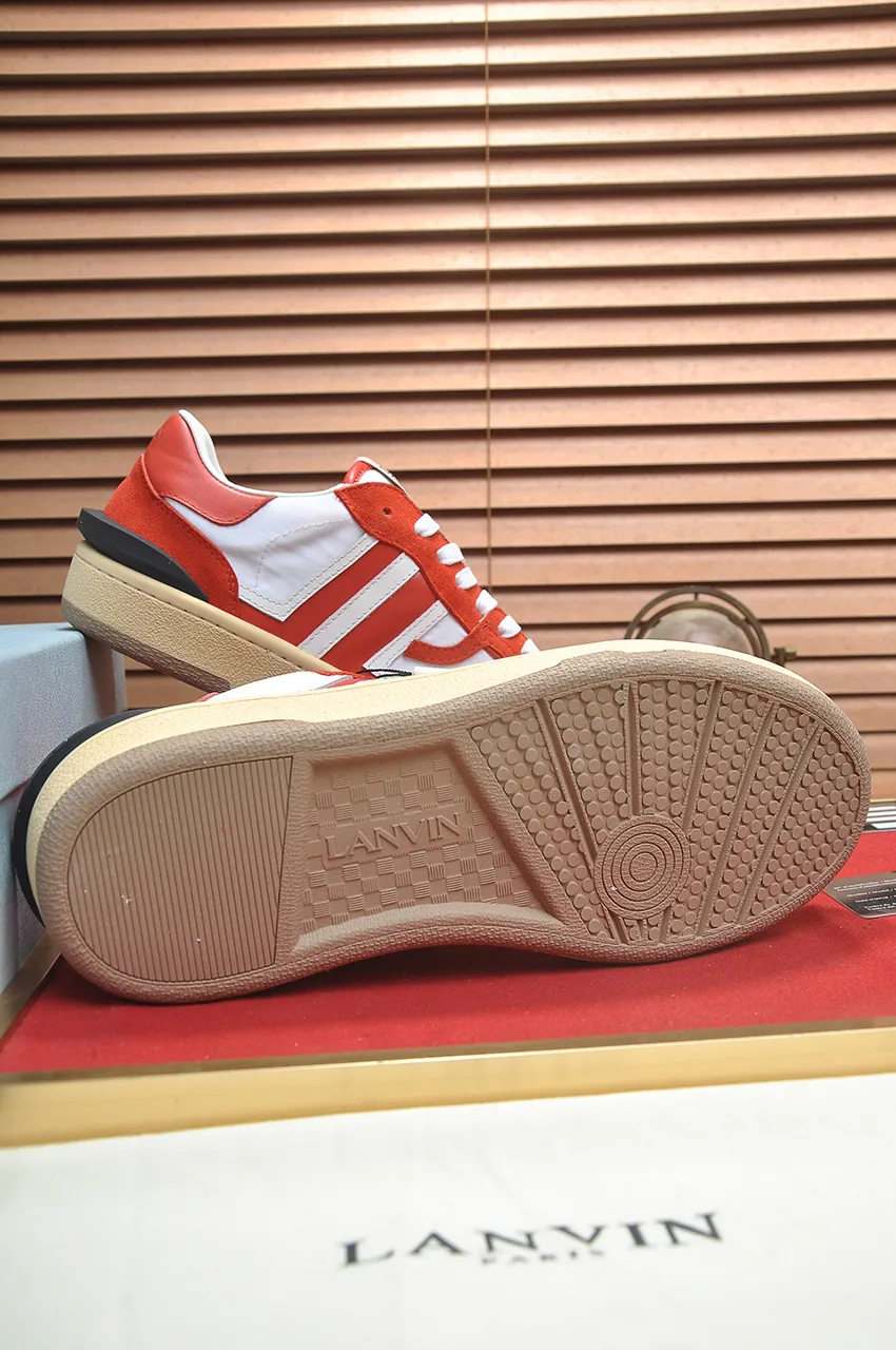 Men's men's shoes💰540💶[LANVIN] The latest lace-up fashionable casual couple sneakers, high-quality CLAY couple series‼ ️ The latest trendy products of the season 🌈Many bloggers have planted grass and purchased the original open-mold customization. The upper and outsole are sewn with mark threads without edge sealing. A variety of material splicing combination design. Very versatile for fashionable and casual wear. Comfortable on the feet. Self-recommended. Upper cowhide + cow suede + breathable mesh lining. Foot-padding cowhide. Exclusive original open-mold clear logo rubber outsole ⚠️Couple standard size 36-40 for women and 38-44 for men.